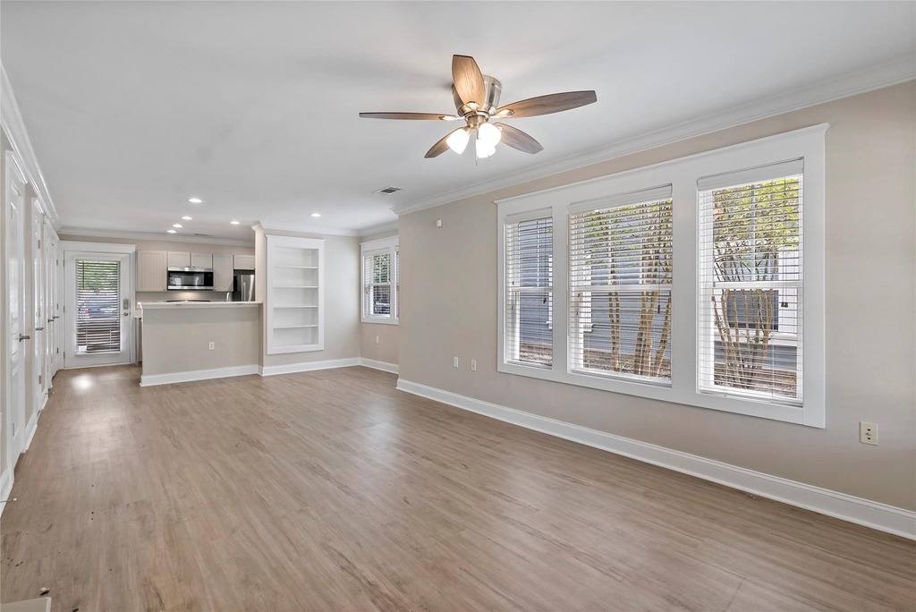 1725 Harvey Mitchell Parkway S - Photo 4