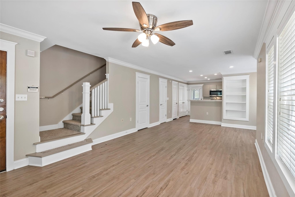 1725 Harvey Mitchell Parkway S - Photo 5