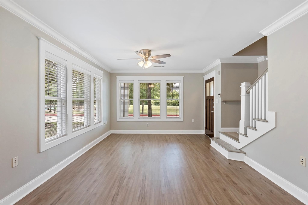 1725 Harvey Mitchell Parkway S - Photo 6