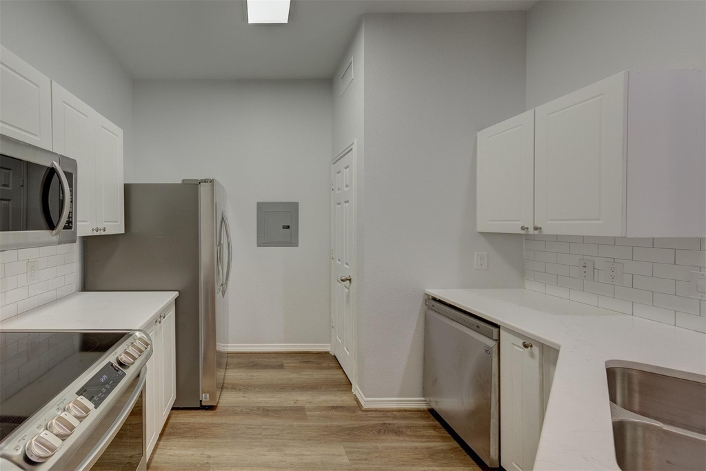 3045 Marina Bay Drive Drive - Photo 6