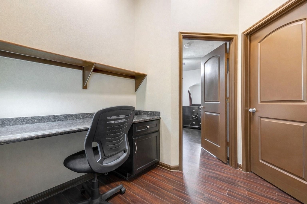 940 Oak Lynn Drive - Photo 15