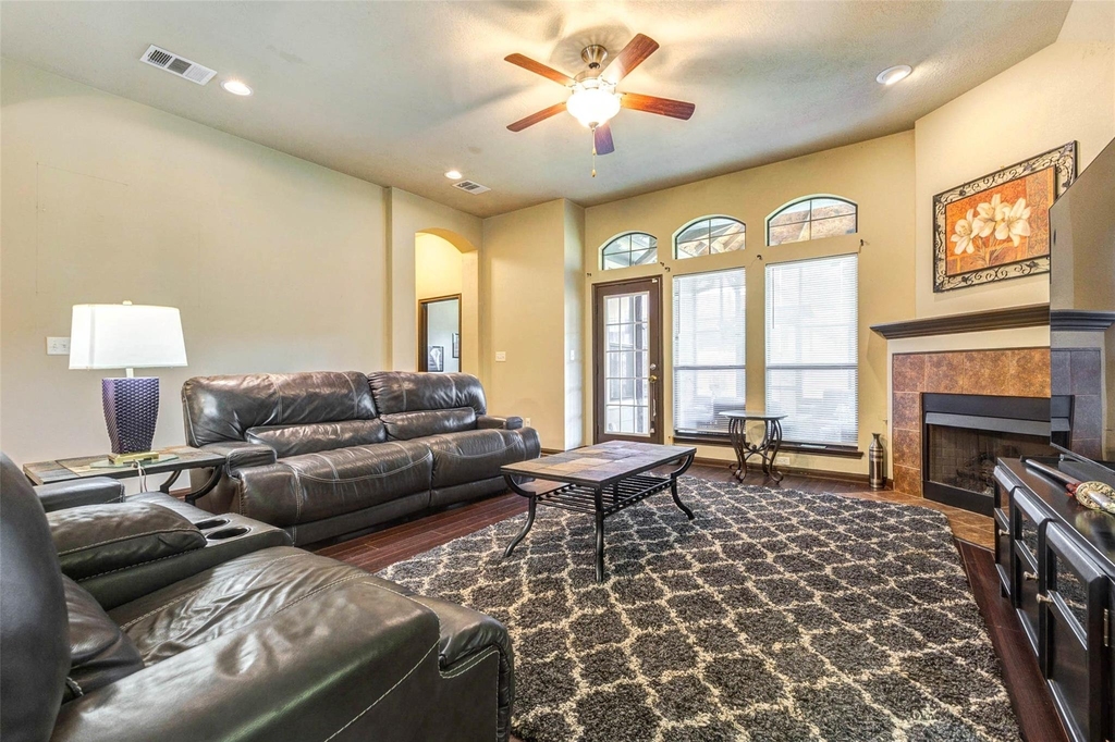 940 Oak Lynn Drive - Photo 3
