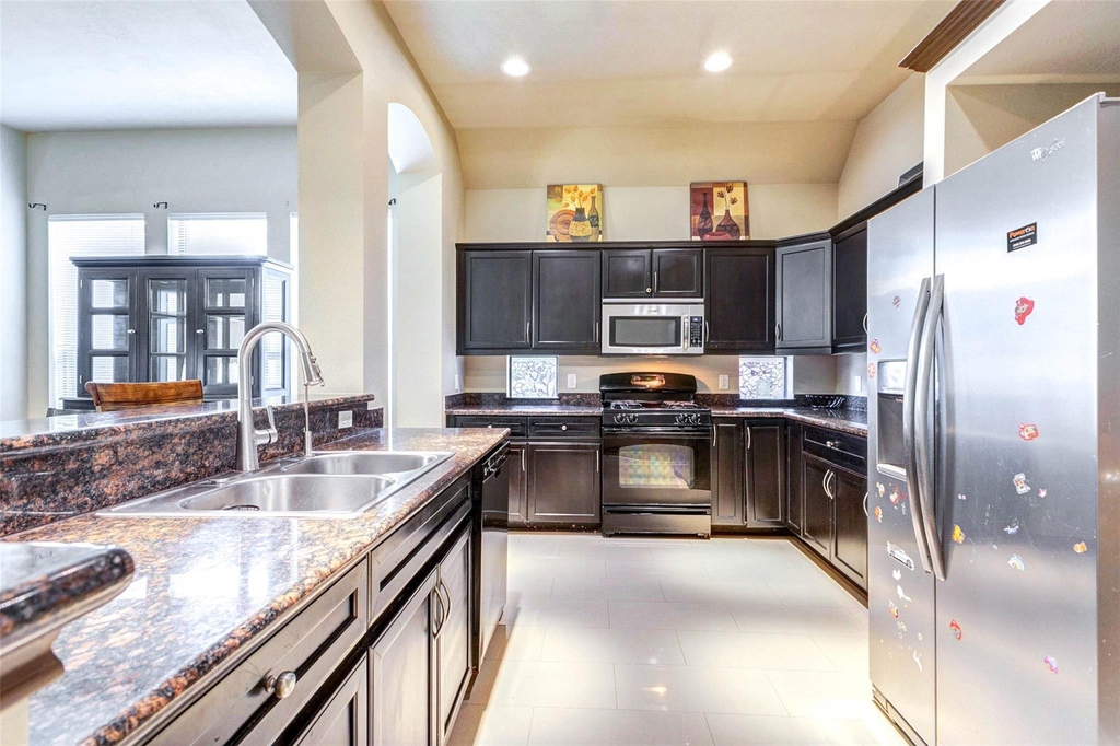 940 Oak Lynn Drive - Photo 7