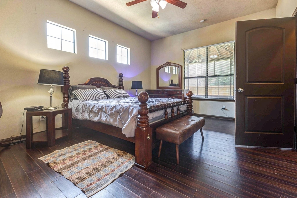 940 Oak Lynn Drive - Photo 11
