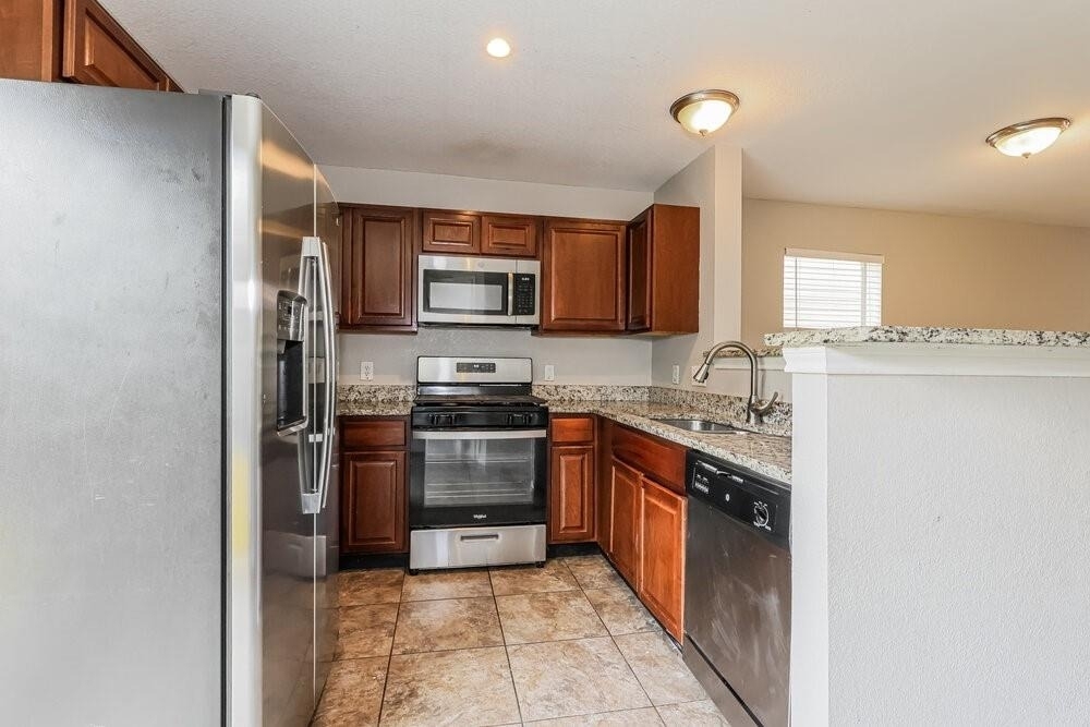 2130 Whittier Drive - Photo 5