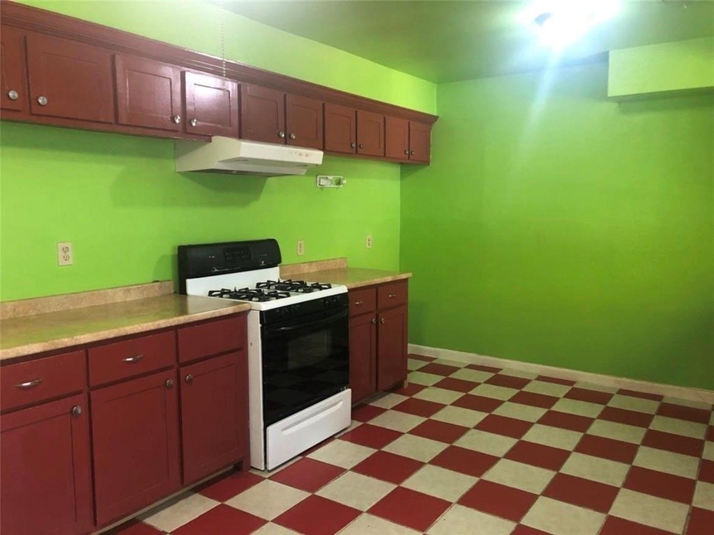 9314 Valley Stream Street - Photo 3