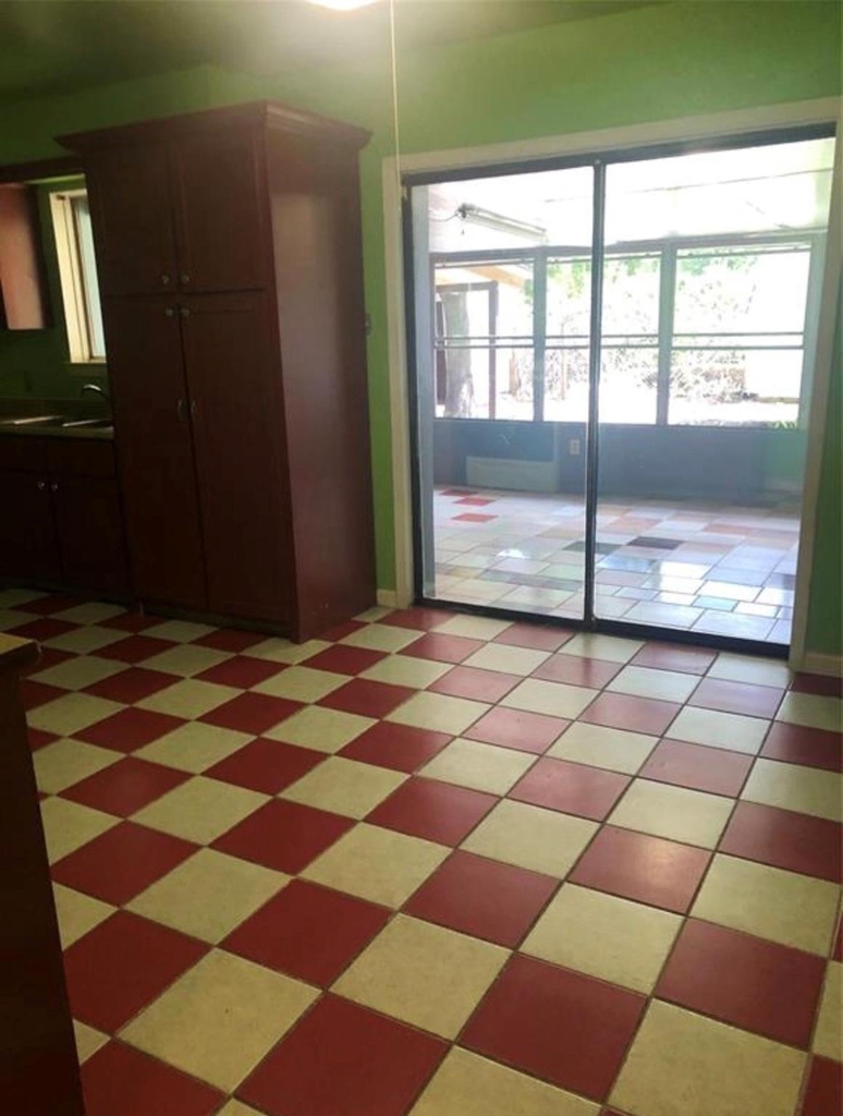 9314 Valley Stream Street - Photo 2