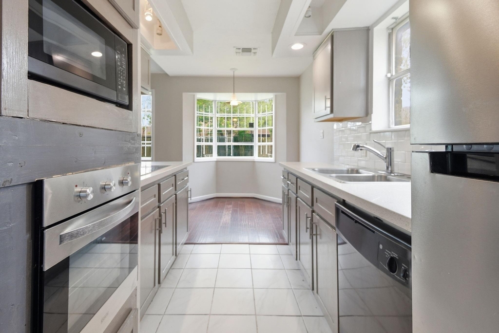 6703 Krause Drive - Photo 4