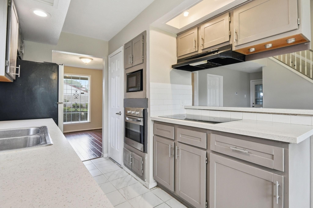6703 Krause Drive - Photo 5