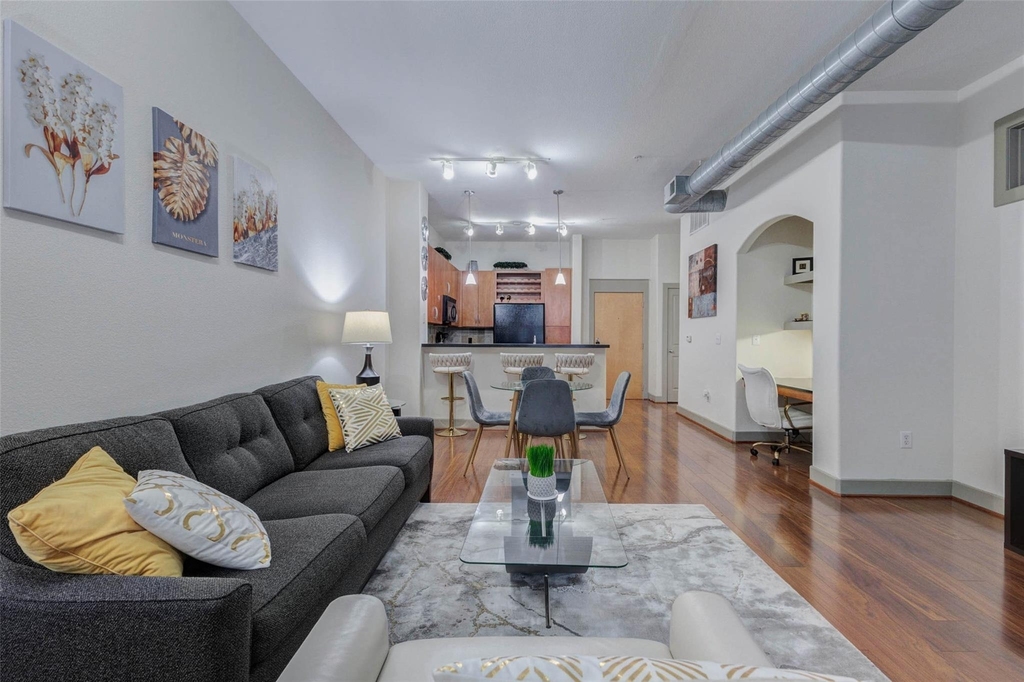 1901 Post Oak Boulevard - Photo 23