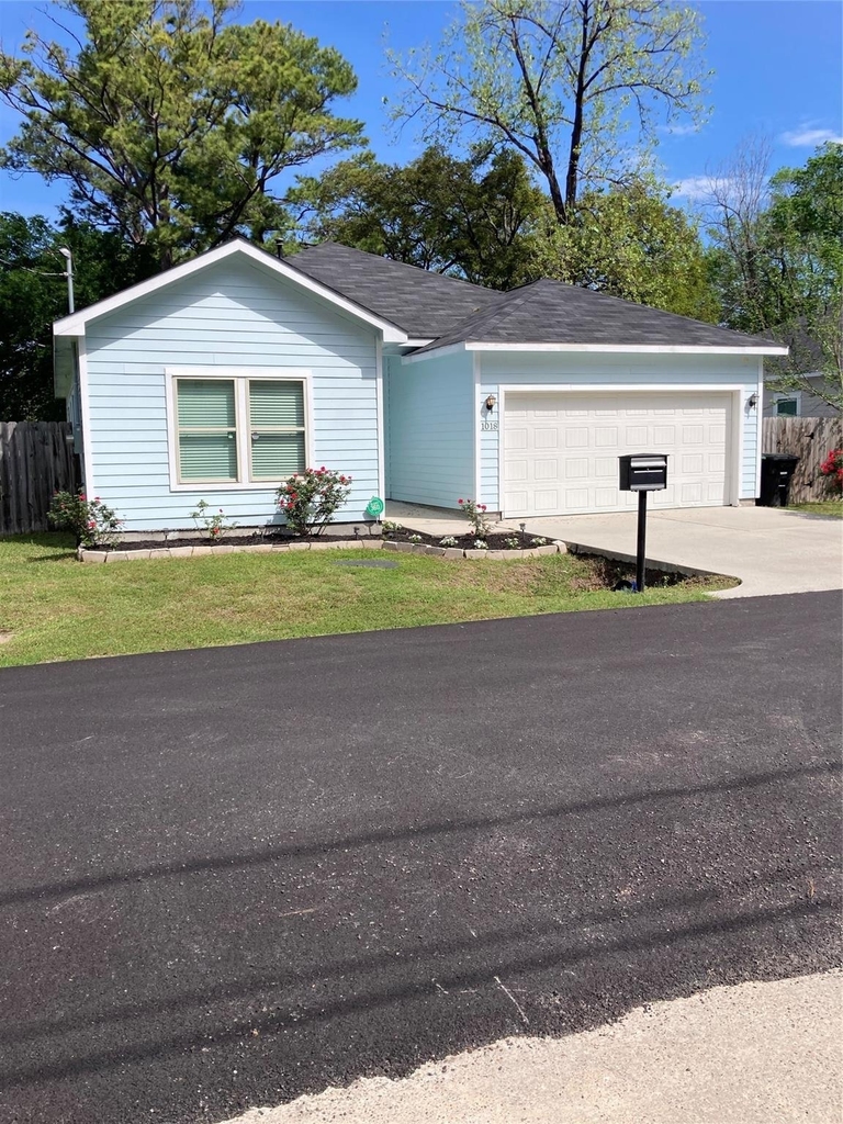 1018 Homer Street - Photo 1