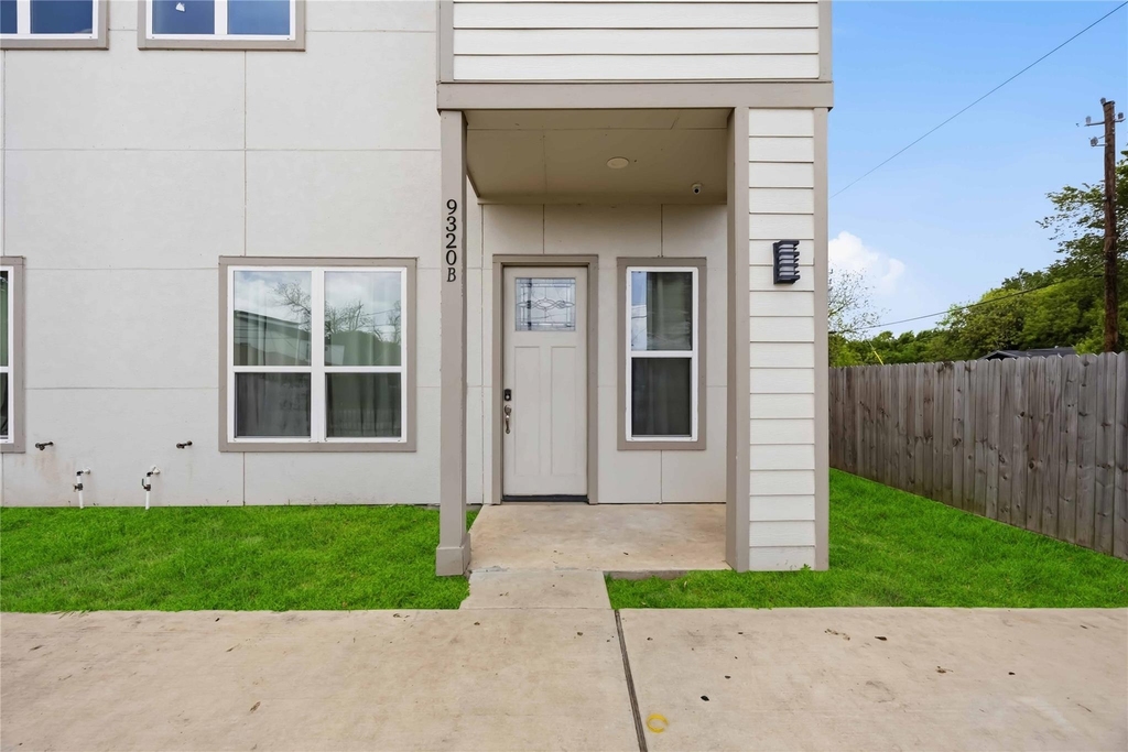 9320 Coffee Street - Photo 2