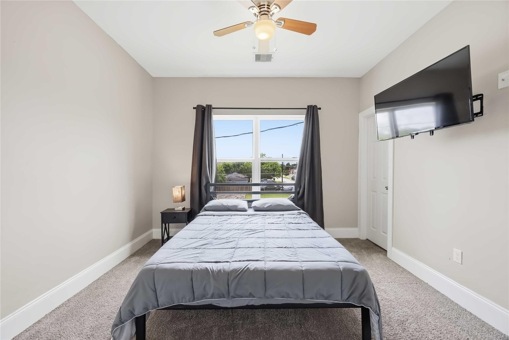 9320 Coffee Street - Photo 14