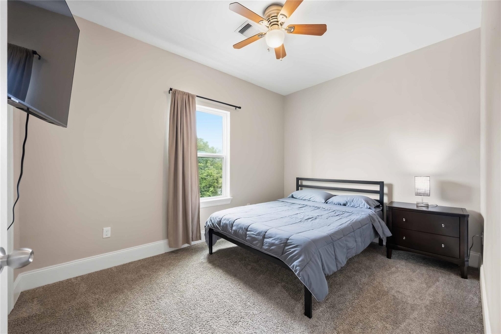 9320 Coffee Street - Photo 16