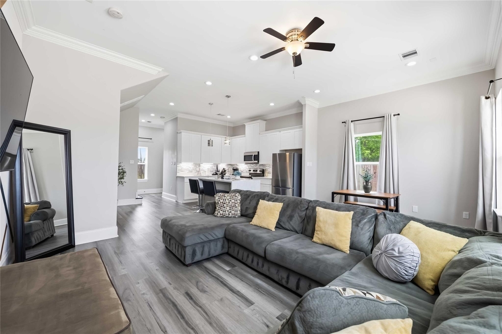 9320 Coffee Street - Photo 7