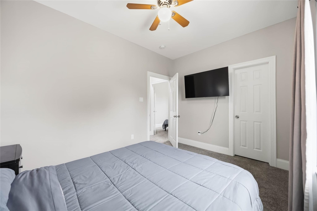9320 Coffee Street - Photo 17