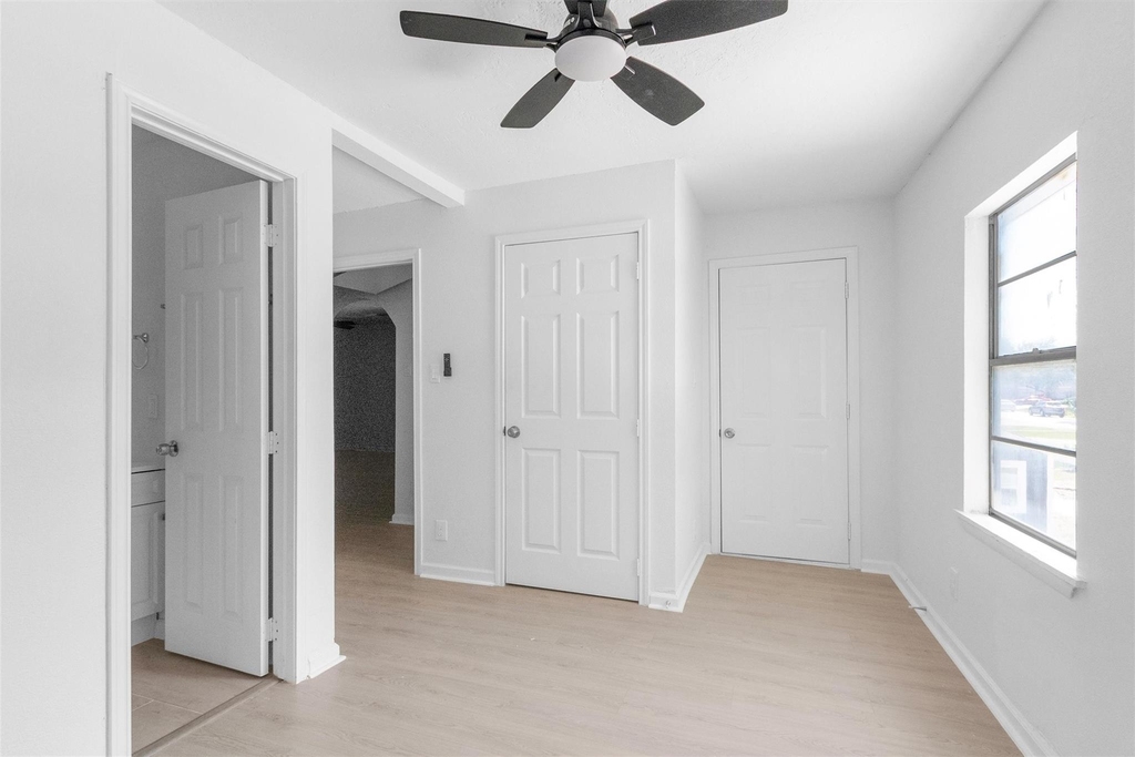16016 Green Manor Drive - Photo 8