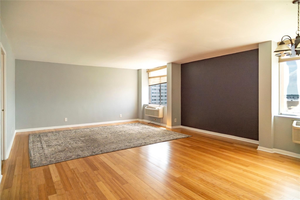 7510 Hornwood Drive - Photo 9