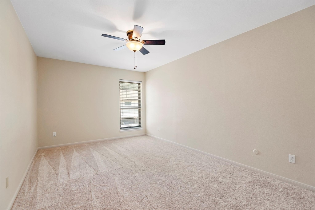 14215 Lost Meadow Lane - Photo 16