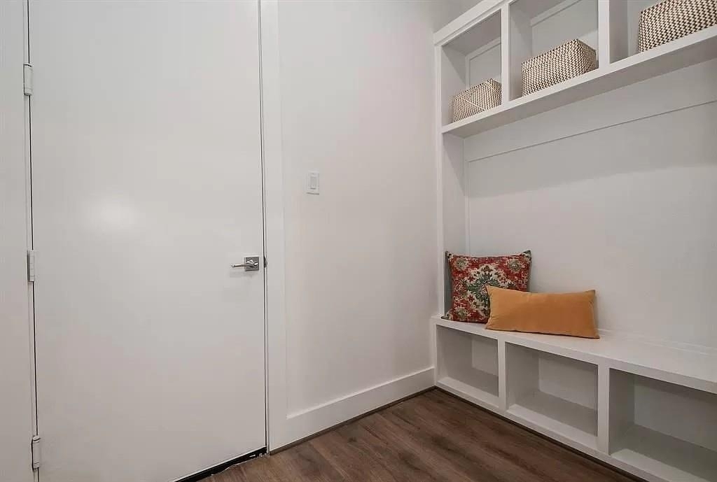 3609 Dennis Street - Photo 3
