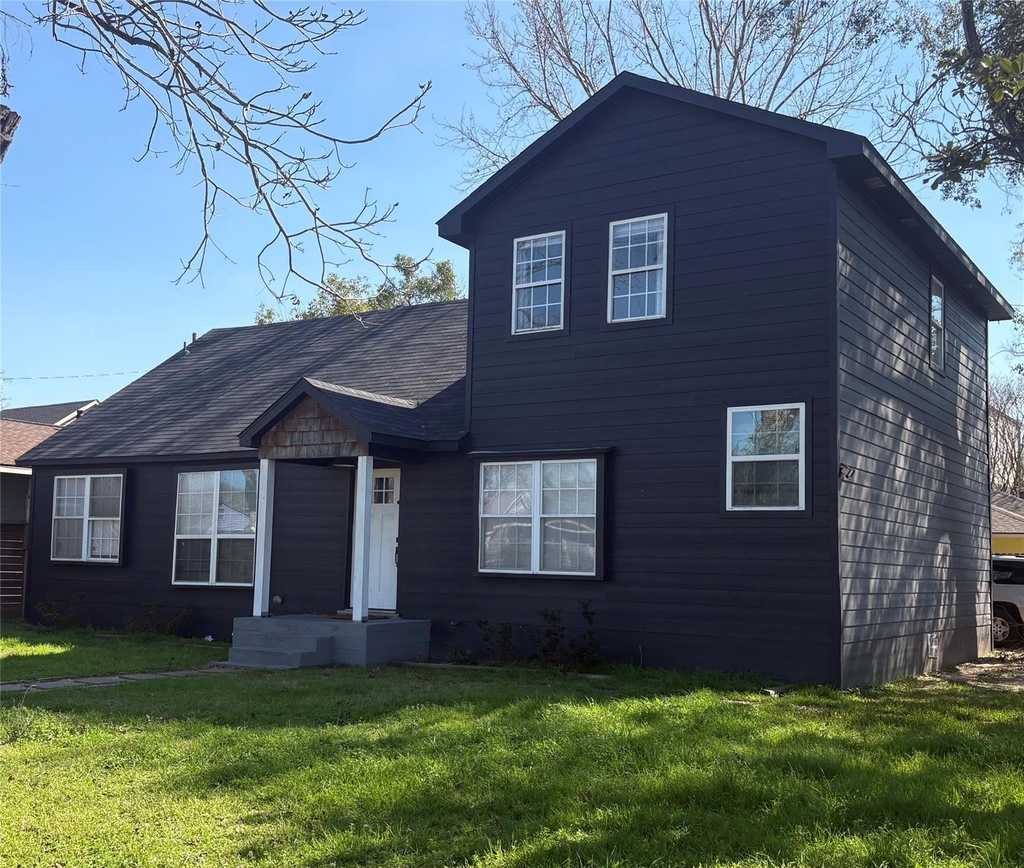302 Moody Street - Photo 0