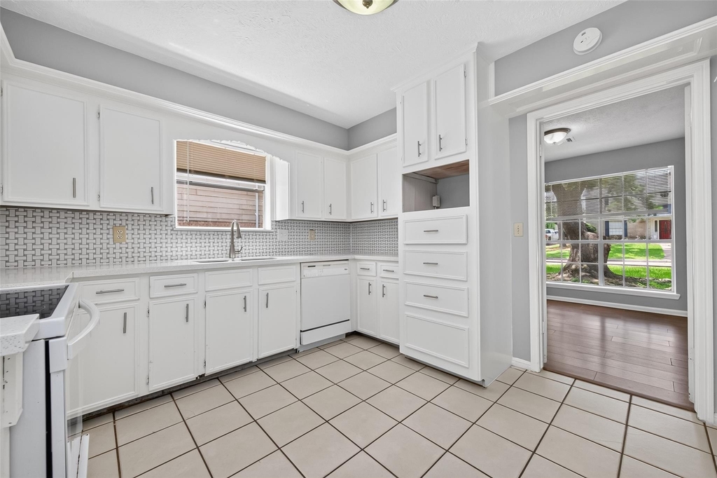 5703 Green Timbers Drive - Photo 11