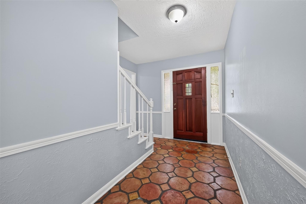 5703 Green Timbers Drive - Photo 5