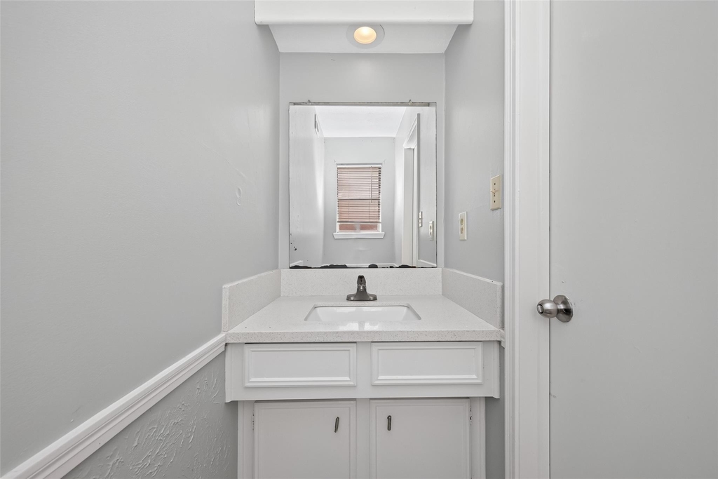 5703 Green Timbers Drive - Photo 18