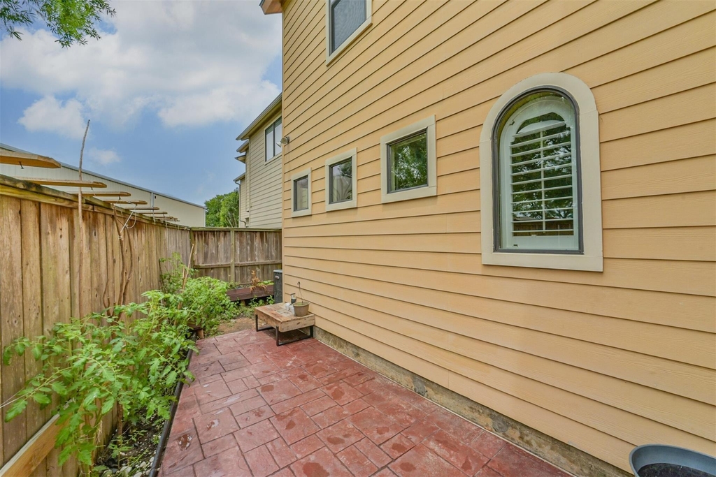 11025 Robin Hood Court - Photo 20