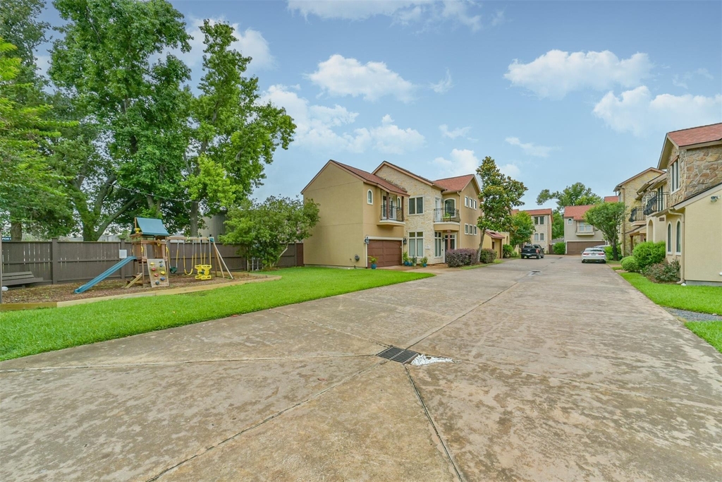 11025 Robin Hood Court - Photo 1