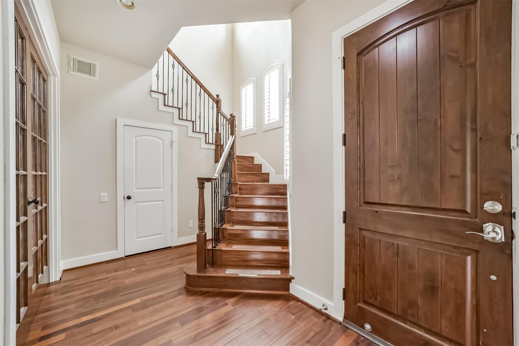11025 Robin Hood Court - Photo 5