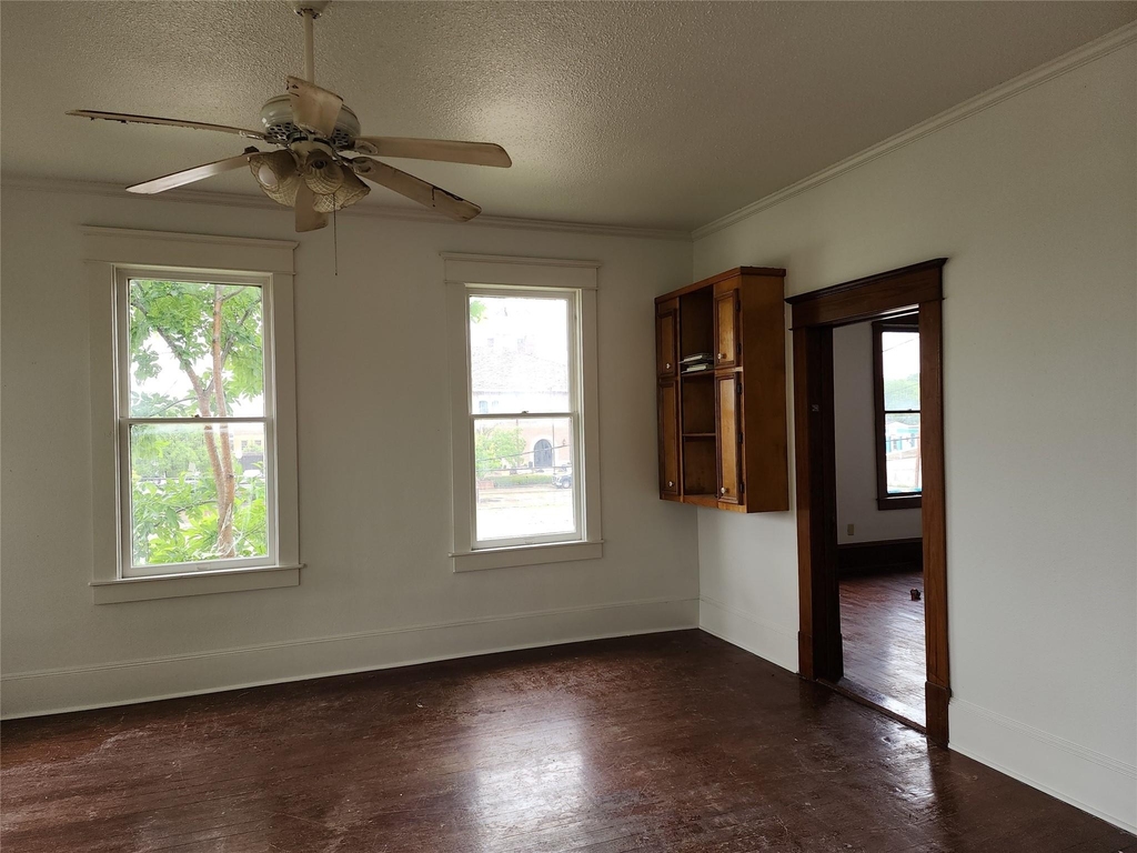 403 Farquhar Street - Photo 6