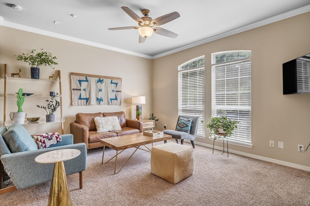 305 Holleman Drive E - Photo 10