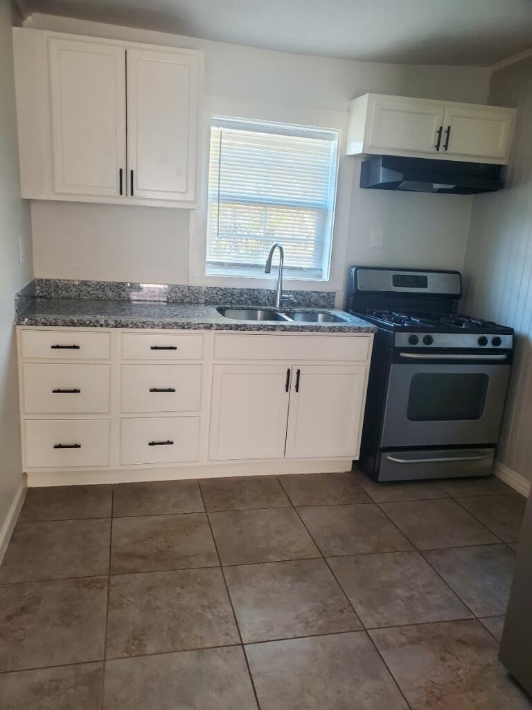 3315 Reeves Street - Photo 2