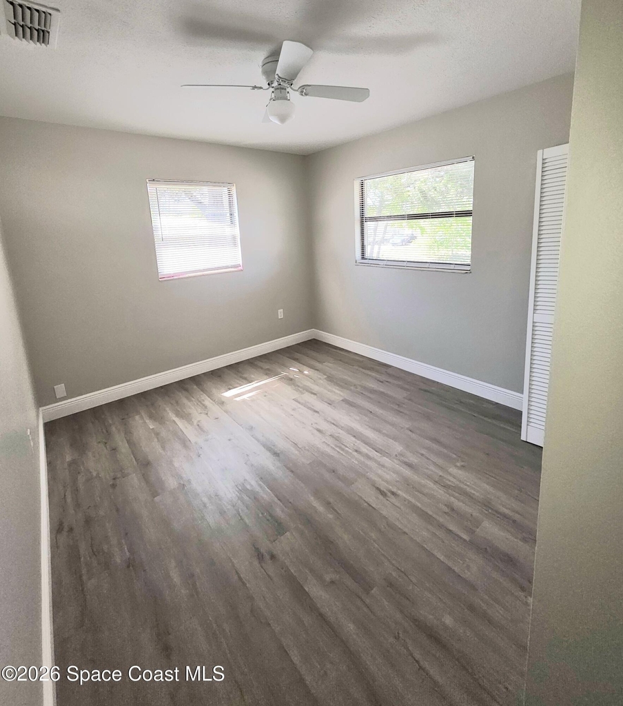 4415 Coleridge Avenue - Photo 11