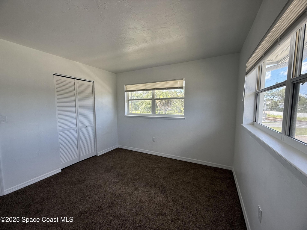 1432 Parkway Drive - Photo 10