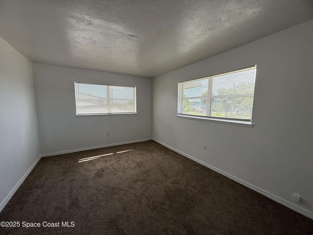 1432 Parkway Drive - Photo 17