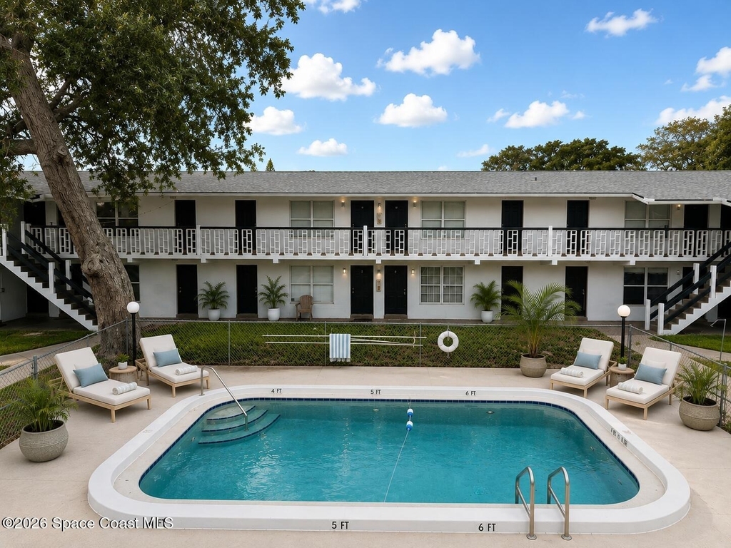 1432 Parkway Drive - Photo 1