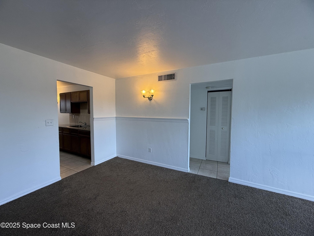 1432 Parkway Drive - Photo 7
