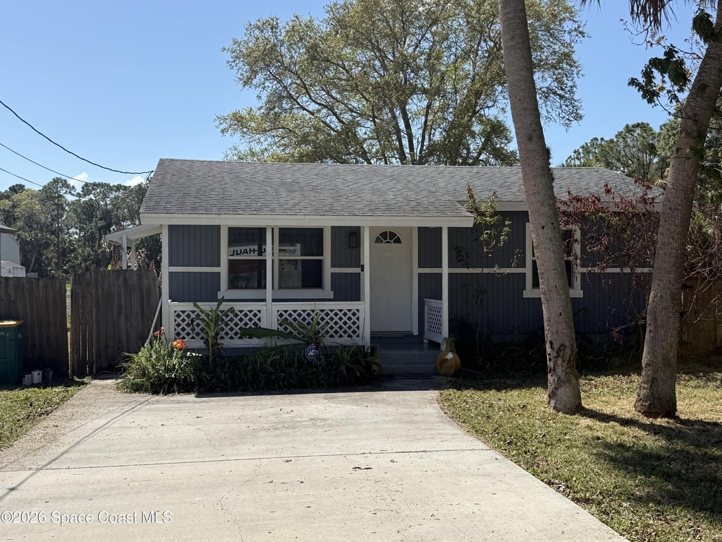 835 Kanawha Street - Photo 0