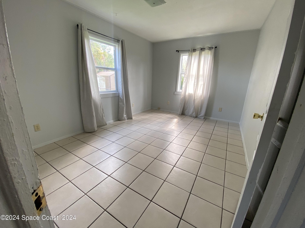 835 Kanawha Street - Photo 4