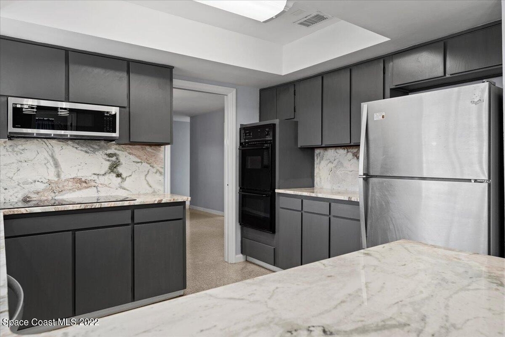 215 Marion Street - Photo 6