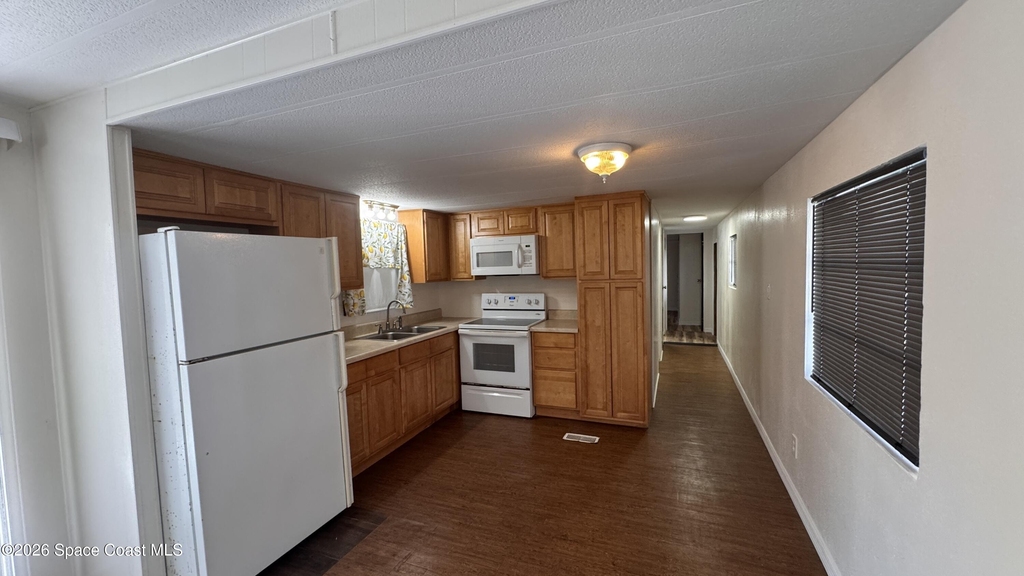 2522 Amberly Road Ne - Photo 2