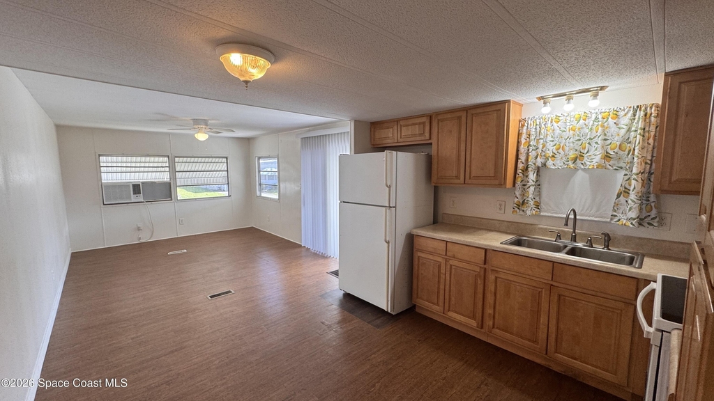 2522 Amberly Road Ne - Photo 3