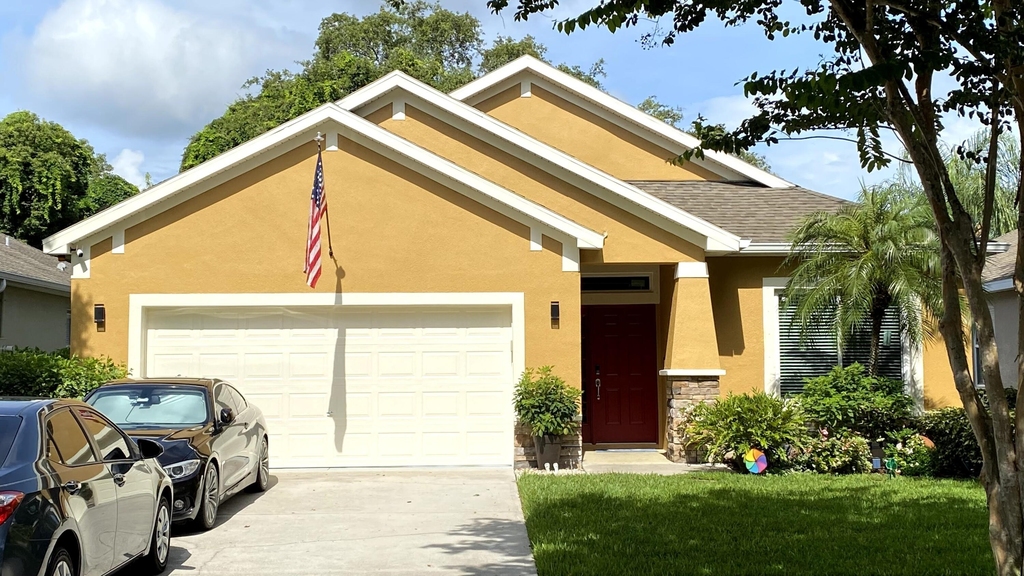 412 Waterside Circle - Photo 0