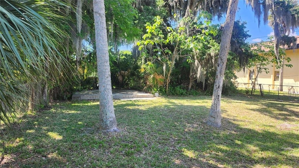 565 3rd Avenue - Photo 4