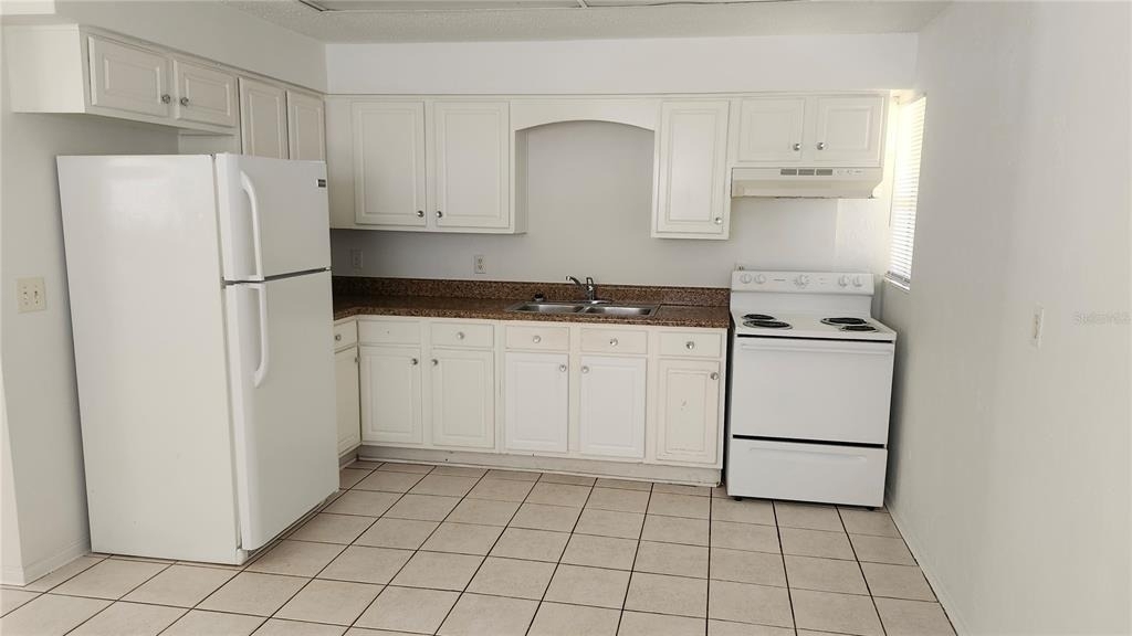 565 3rd Avenue - Photo 9