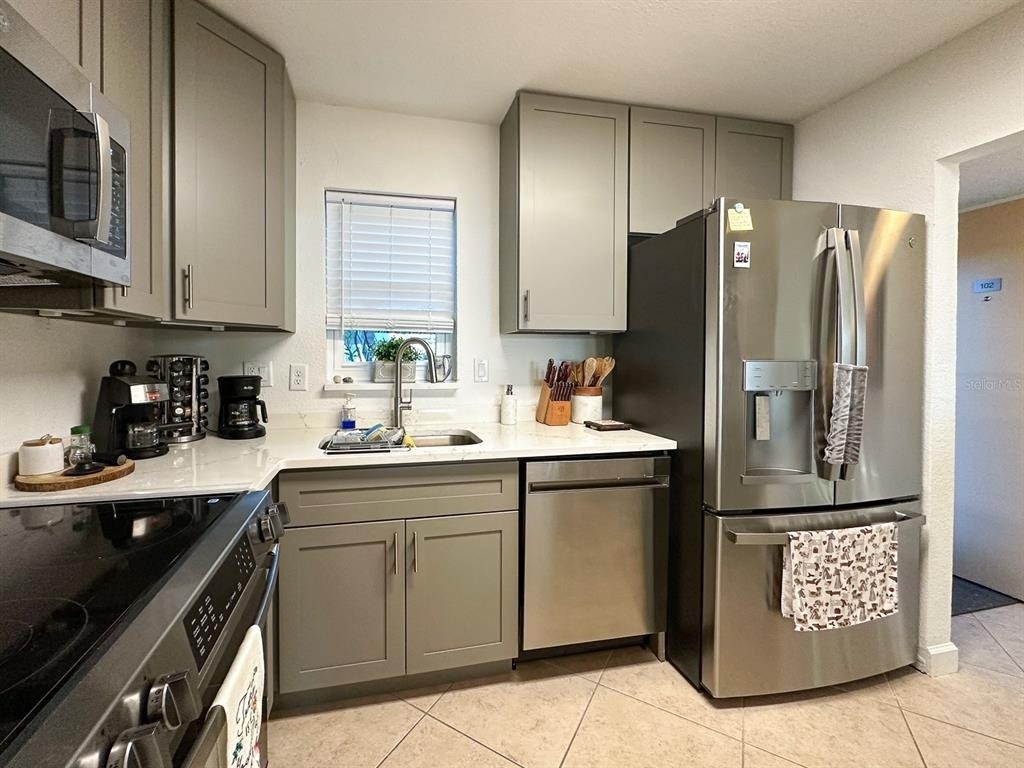 7920 Sun Island Drive S - Photo 8