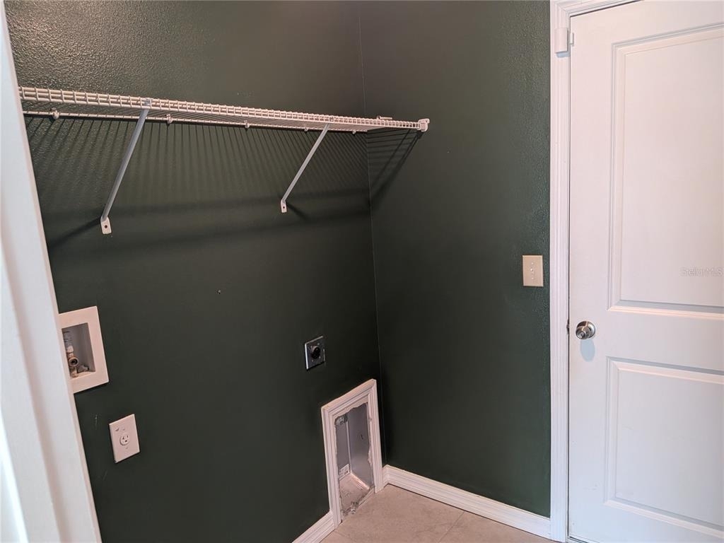 446 Argyll Drive - Photo 3