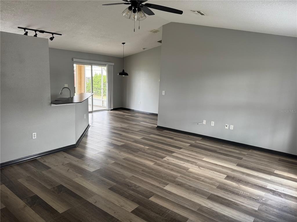 6289 Mariner Boulevard - Photo 3